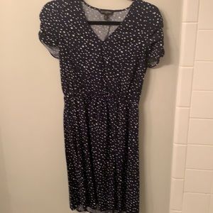 Banana republic dress, navy blue with white heart pattern. Size xs.